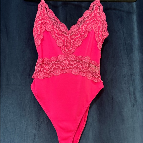 Zara Fuchsia Lace Bodysuit - Picture 1 of 1
